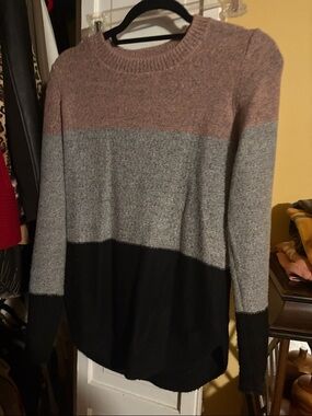 Three-Tone Crewneck Sweater in Pink, Gray & Black